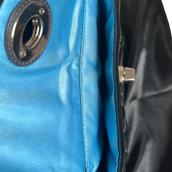 Coach Embossed C Patent Leather
Black Tote Bag Shoulder bag zip closure - Picture 9 of 9